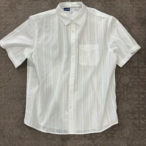 Men’s Old Navy, XL every day shirt regular fit short sleeve buttoned down front